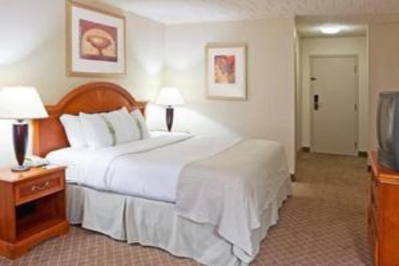 Ramada By Wyndham Hotel Beaver Falls