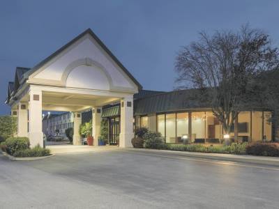 Ramada By Wyndham 3*